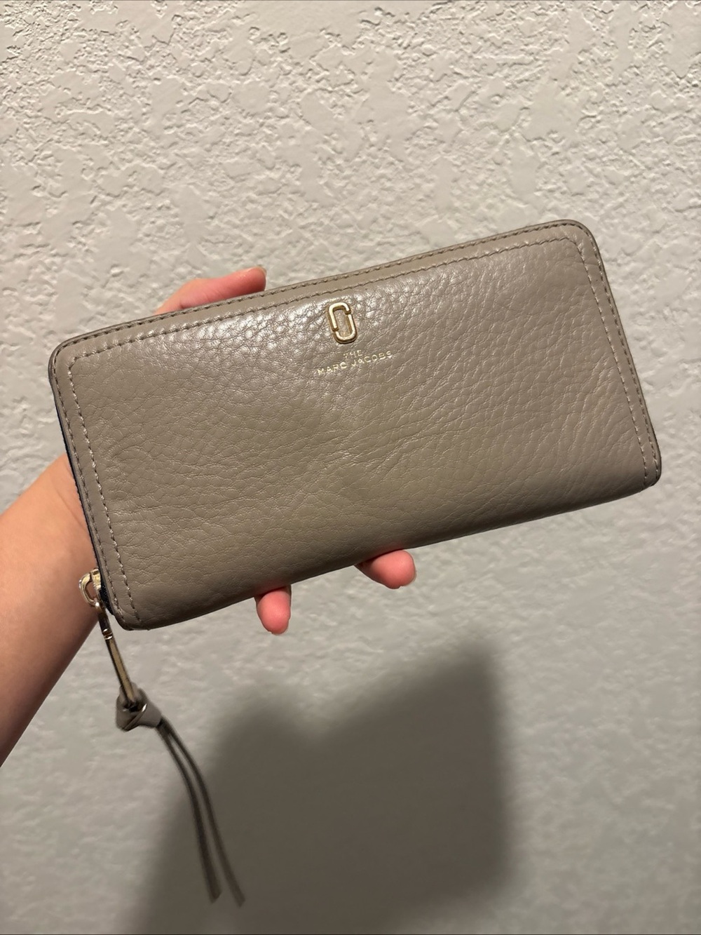 The Marc Jacobs Taupe Long Leather Zip Wallet